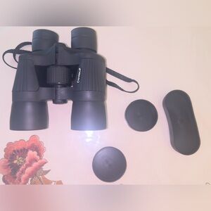 Binoculars with its original bag